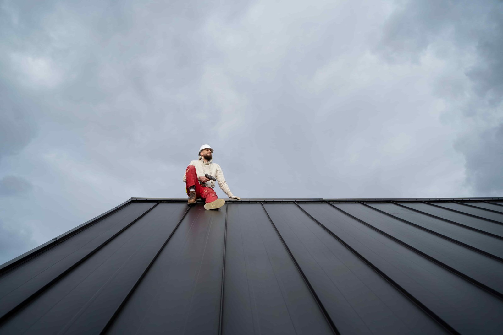 Roof Replacement: A Complete Guide to Upgrading Your Roof for Long-Term Safety and Comfort